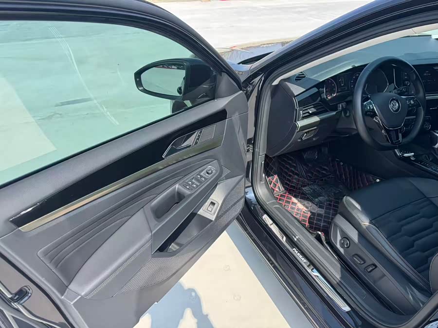 Volkswagen Passat 2020 car image #7