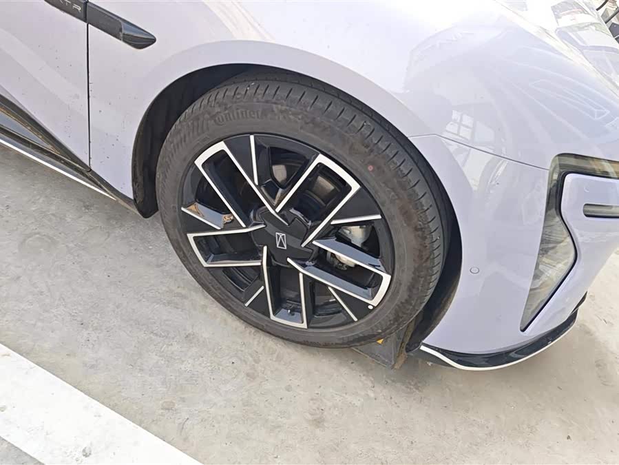 Avatr 06 2025 car image #7