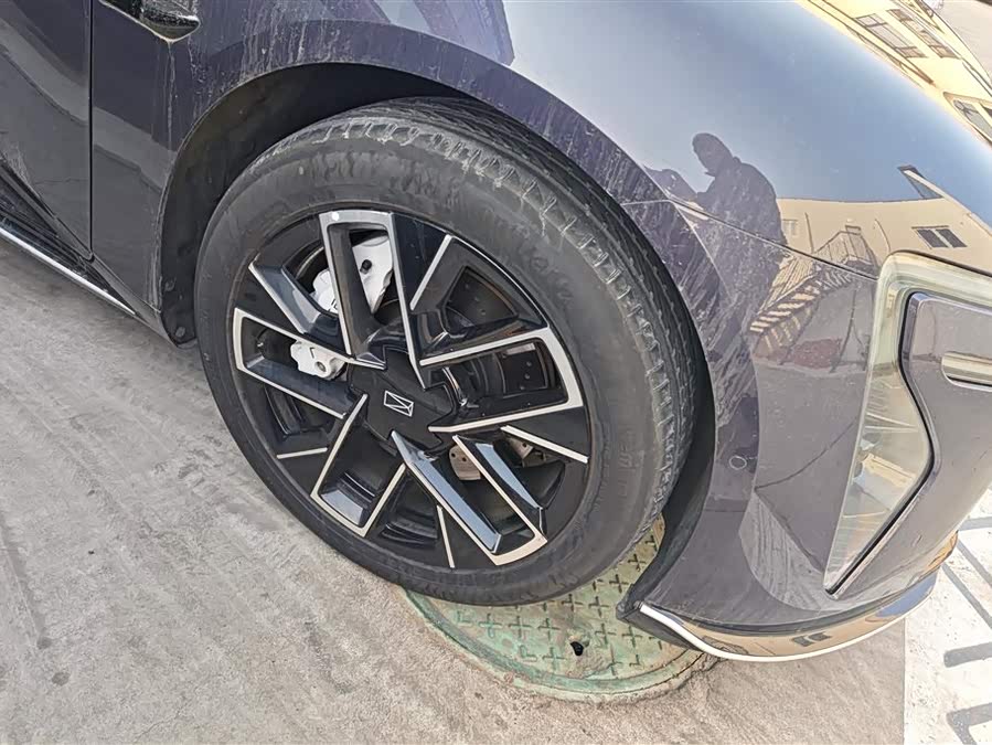 Avatr 06 2025 car image #7