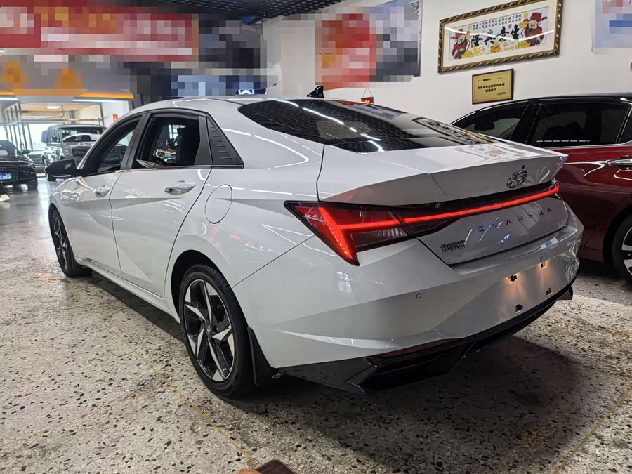 Hyundai Elantra 2023 immagine di auto #7