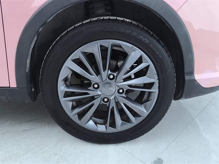 哪吒汽车 哪吒V 2022 汽车图片 #7