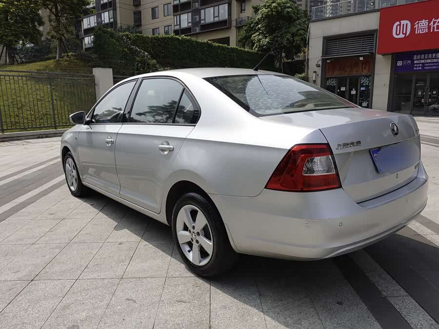 Skoda Rapid 2016 immagine di auto #7