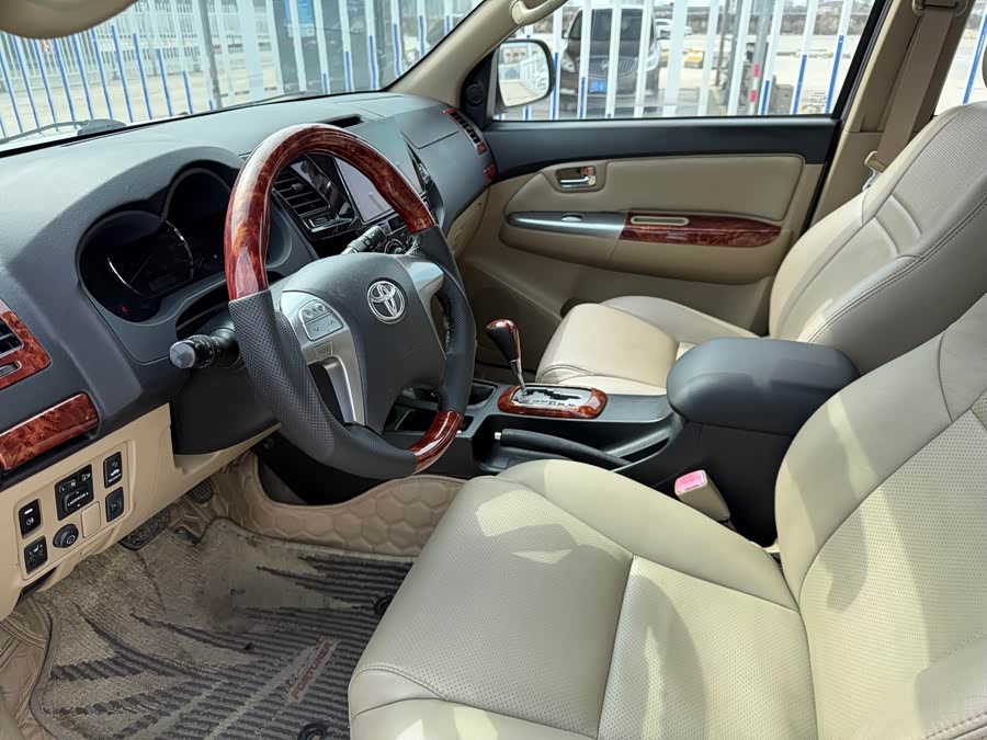 丰田 Fortuner 2017 汽车图片 #7