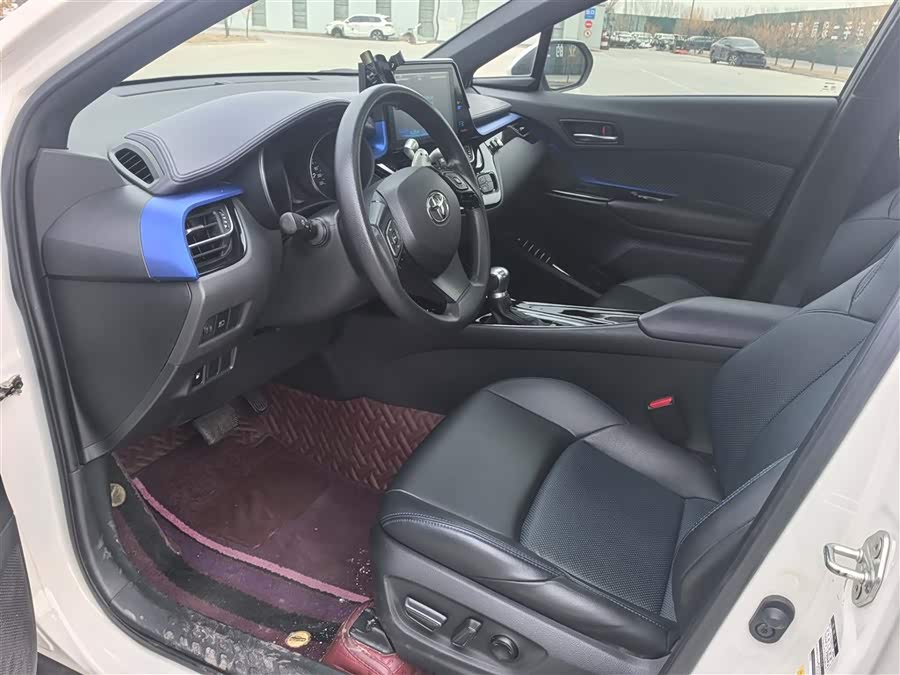 Toyota C-HR 2020 car image #7