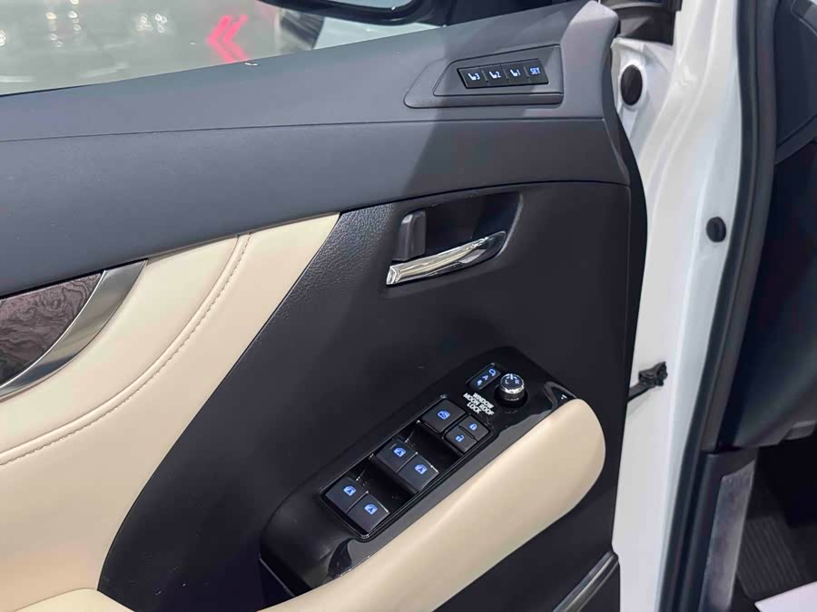 Toyota Alphard 2021 immagine di auto #7