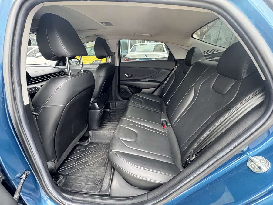 Hyundai Elantra 2021 صورة سيارة #7