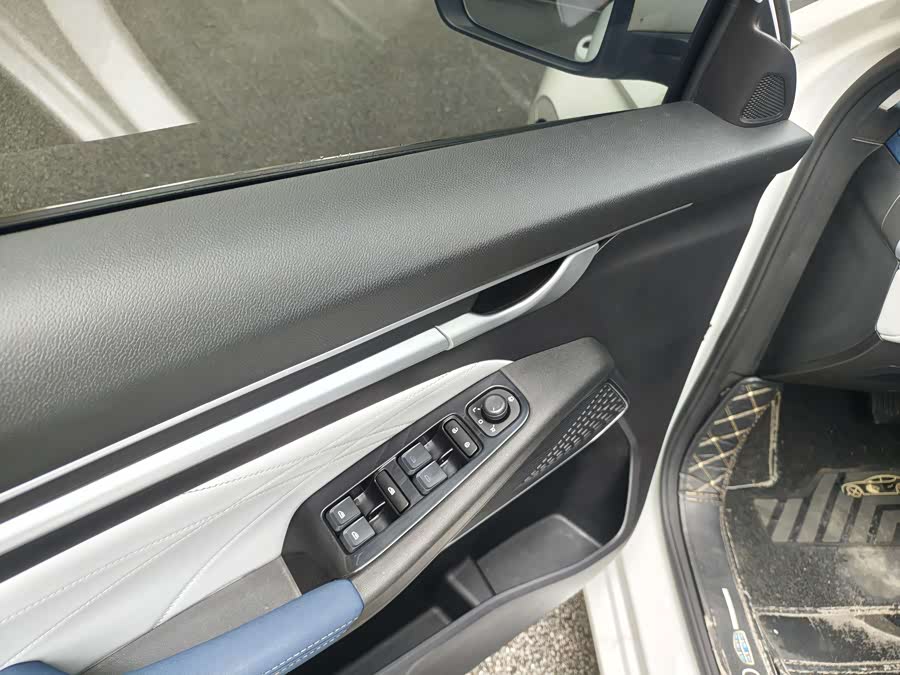 Emgrand 2022 car image #7