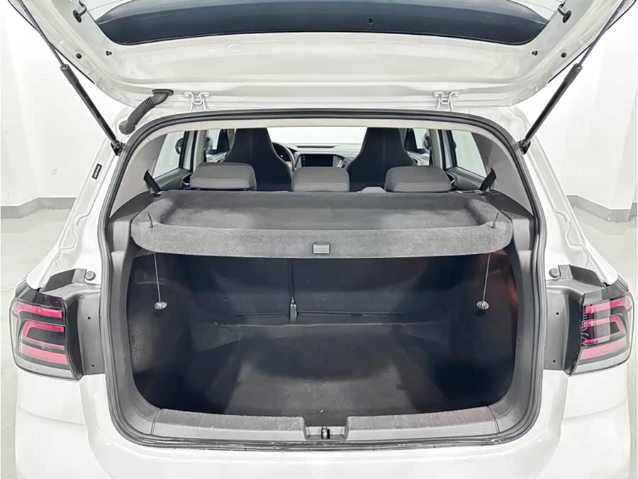 Volkswagen T-Cross 2023 car image #7