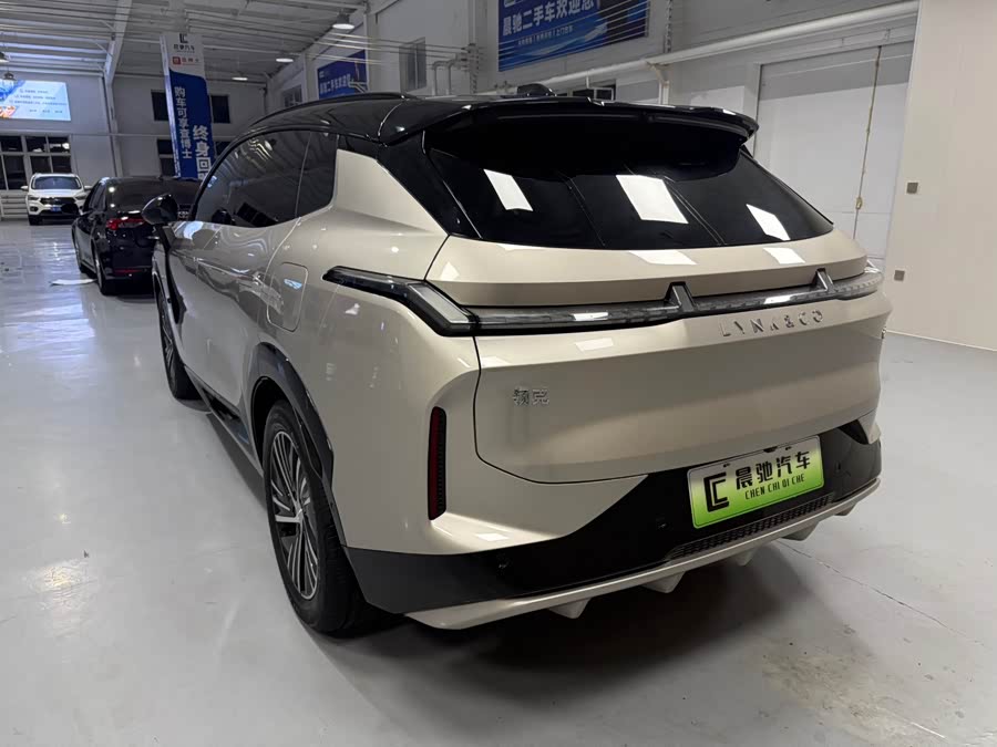Lynk & Co 08 EM-P 2023 car image #7