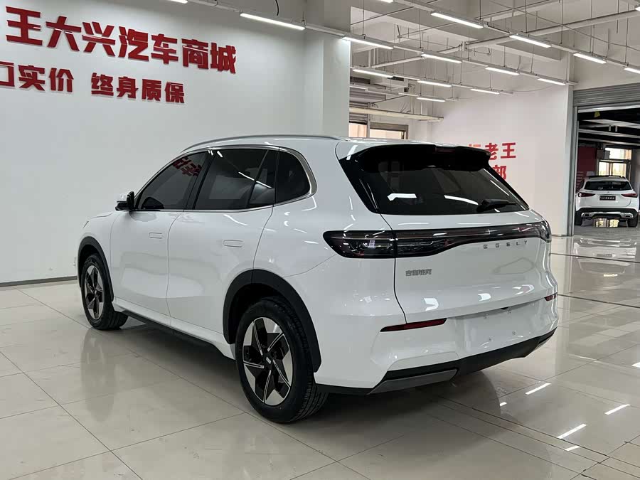 GEELY 2025 car image #7