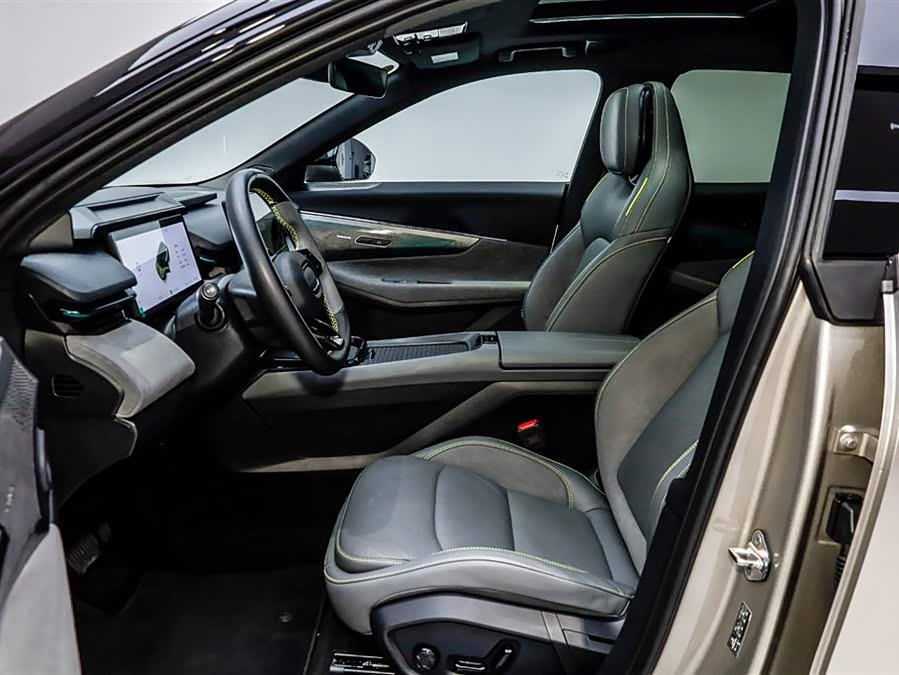 Lynk & Co 08 EM-P 2024 car image #7