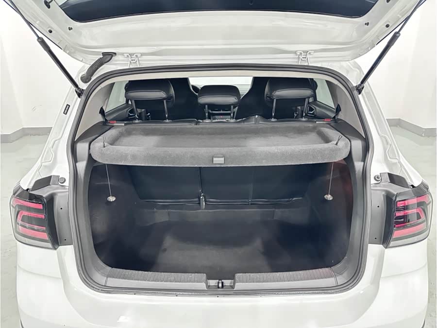 Volkswagen T-Cross 2023 car image #7