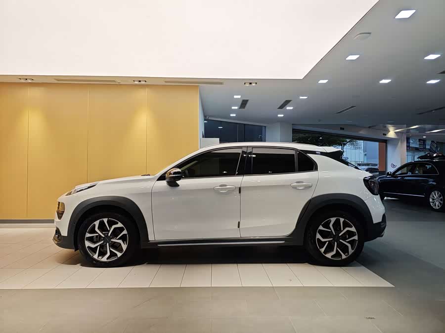 Lynk & Co 02 2019 #7 Lynk & Co 02 2019 car image #7