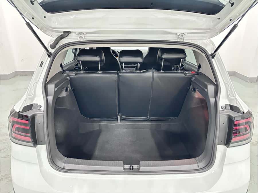 Volkswagen T-Cross 2023 car image #7