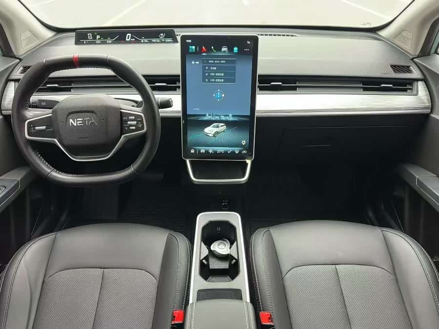 哪吒汽车 哪吒V 2021 汽车图片 #7