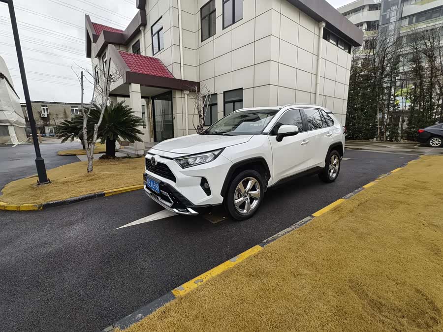 Toyota RAV4 2020 car image #7