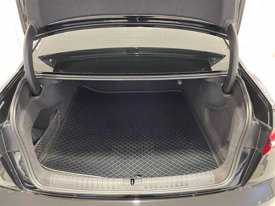 Audi A6L 2023 car image #7