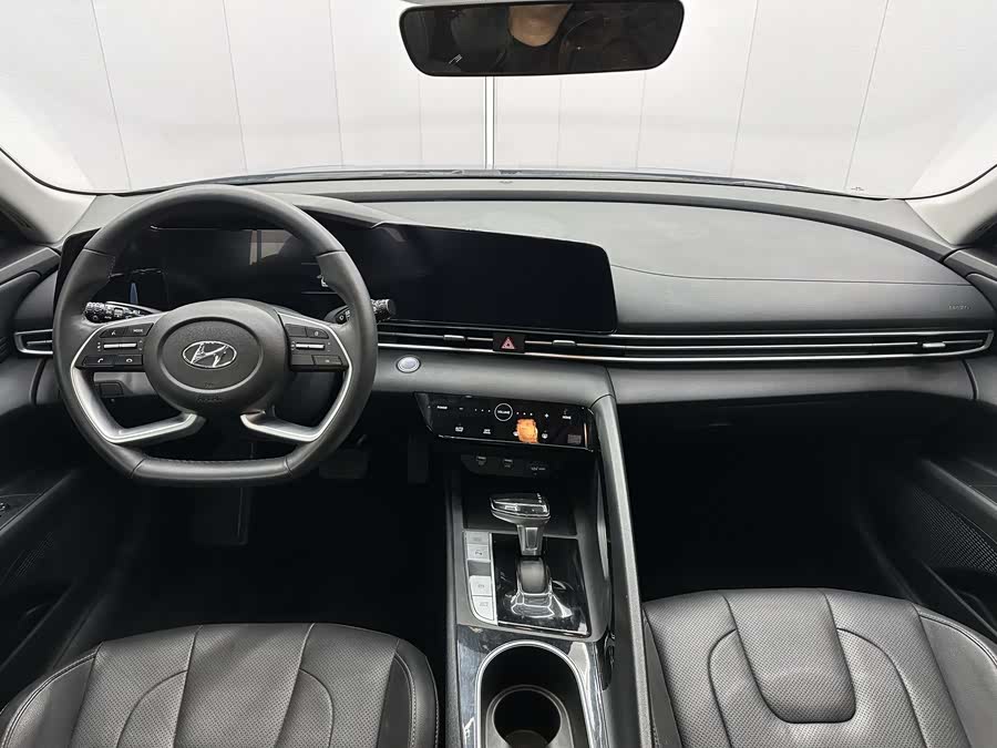 Hyundai Elantra 2023 immagine di auto #7