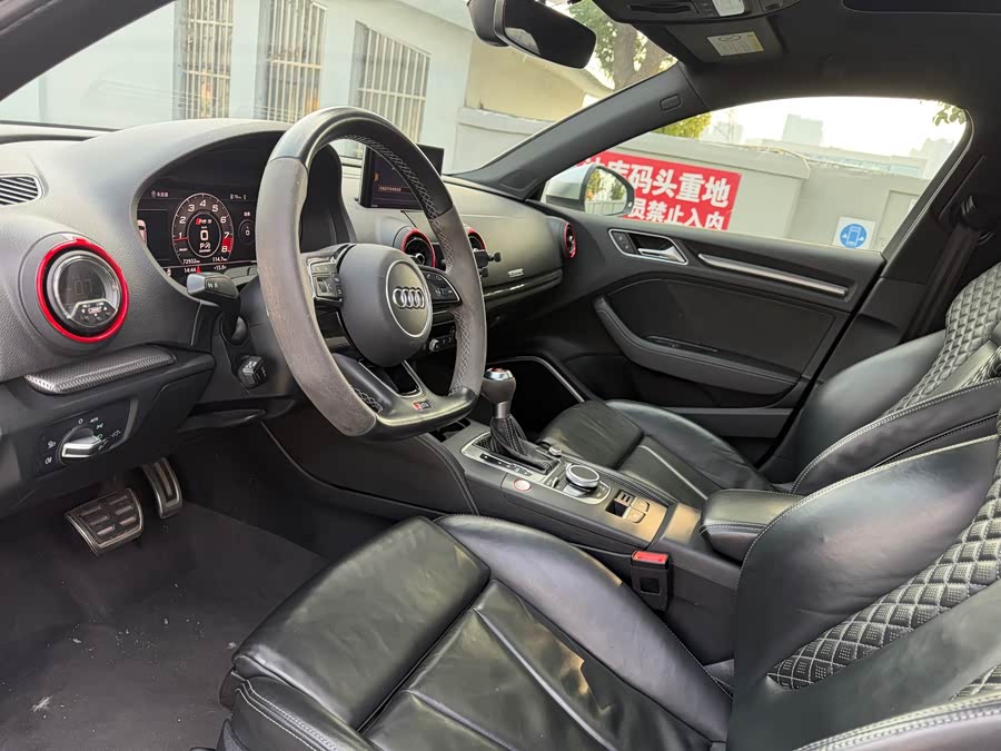 Audi RS 3 2019 imagem de carro #7