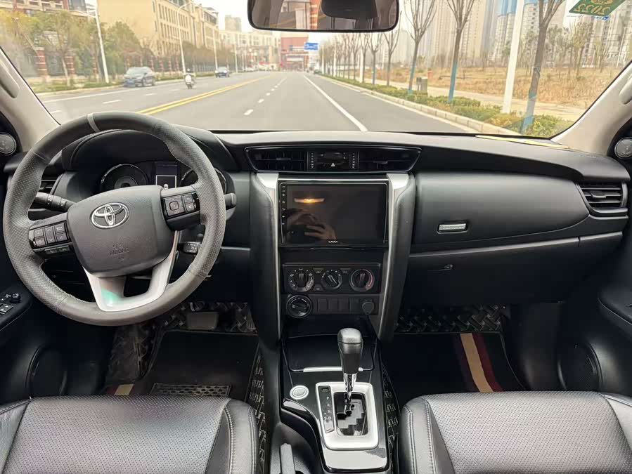 Toyota Fortuner 2020 car image #7