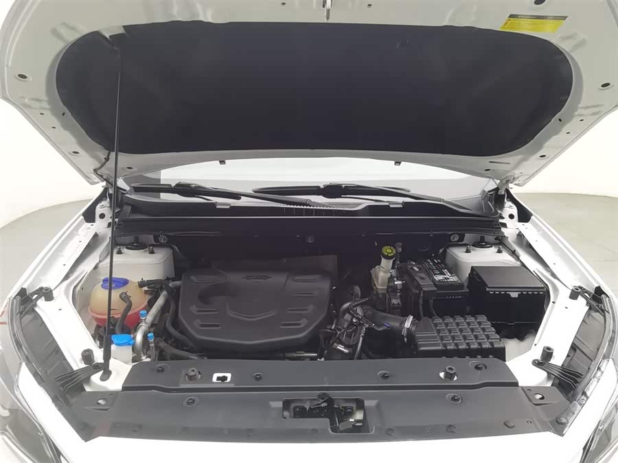 X70M 2022 car image #7