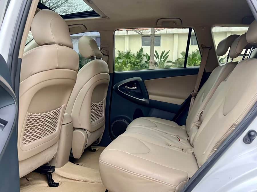 Toyota RAV4 2013 car image #7