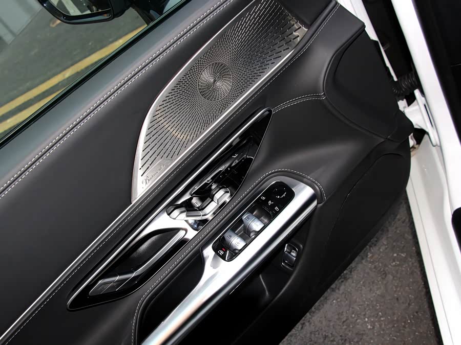 Mercedes-Benz 2024 car image #7