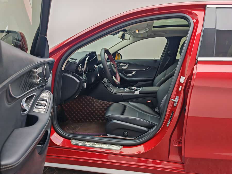 Mercedes-Benz C Class 2018 car image #7