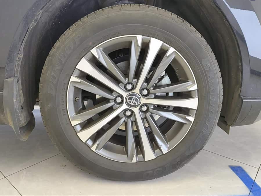 Toyota Venza 2024 car image #7