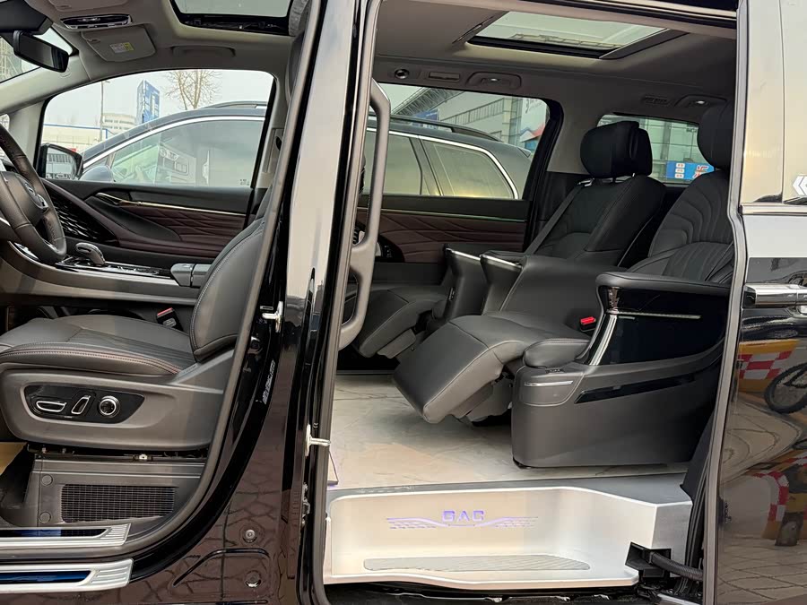 广汽传祺 传祺M8 2025 汽车图片 #7