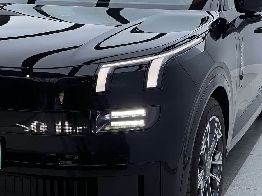 Lynk & Co 900 2025 car image #7