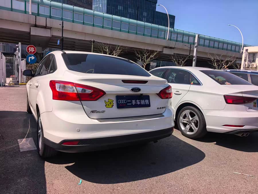 Ford Focus 2013 car image #7