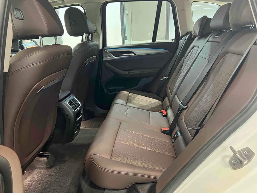 BMW iX3 2021 immagine di auto #7