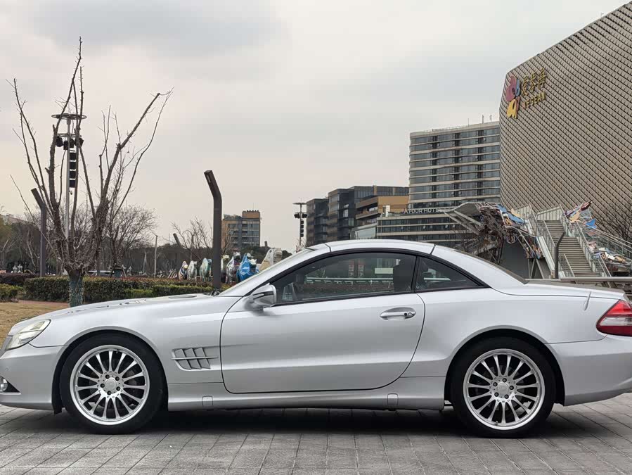 Mercedes-Benz SL Class 2010 immagine di auto #7