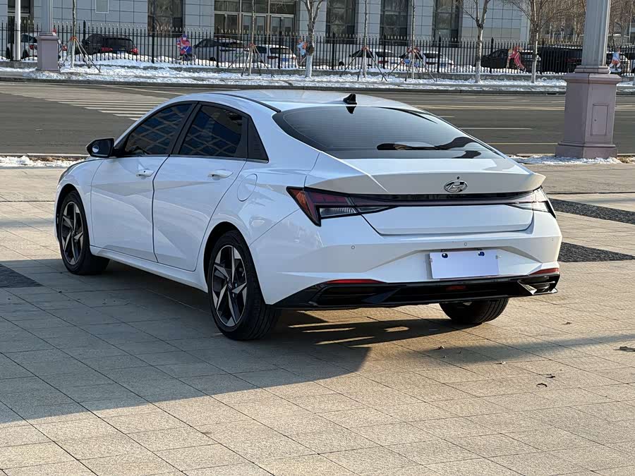 Hyundai Elantra 2021 immagine di auto #7