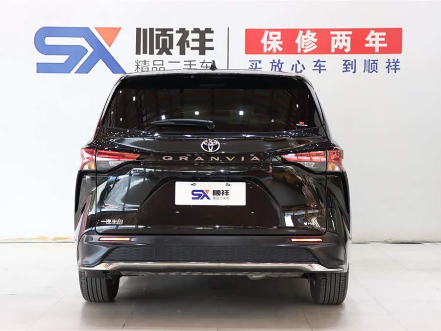 Toyota Granvia 2025 car image #7