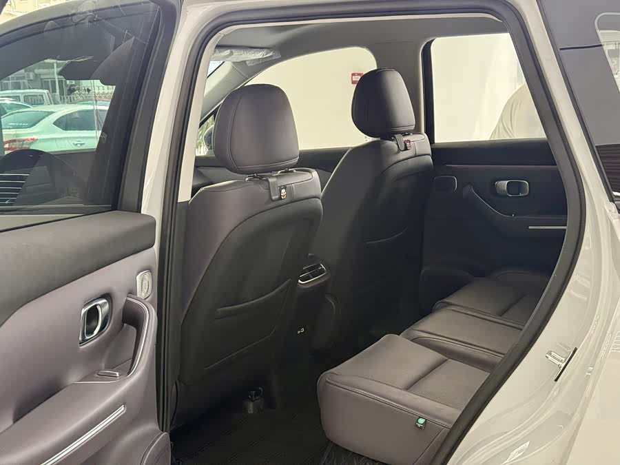 零跑汽车 零跑C10 2025 汽车图片 #7