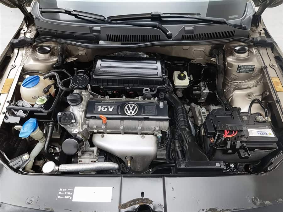 Volkswagen Bora 2013 car image #7