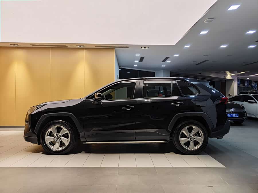 Toyota RAV4 2020 car image #7