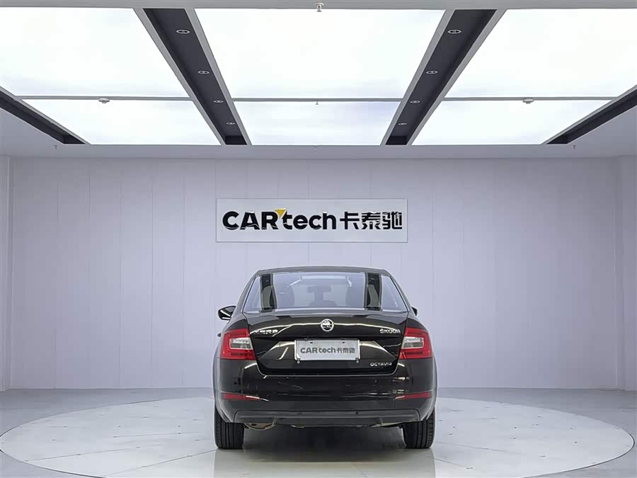 Skoda Octavia 2015 car image #7