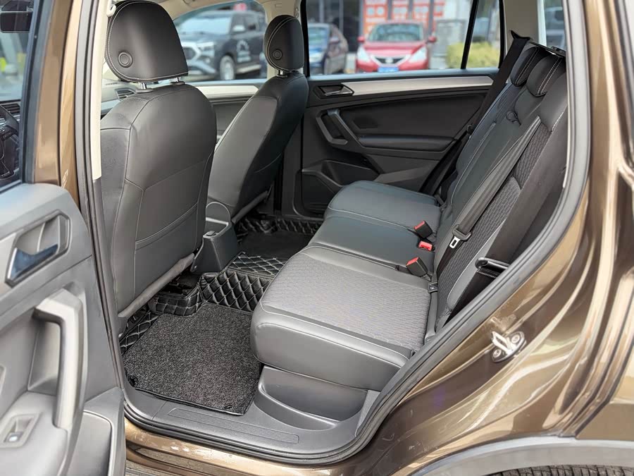 Volkswagen Tiguan L 2017 imagen de coche #7