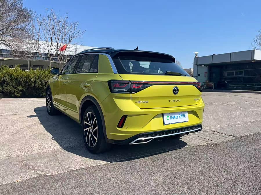 Volkswagen T-Roc 2023 car image #7