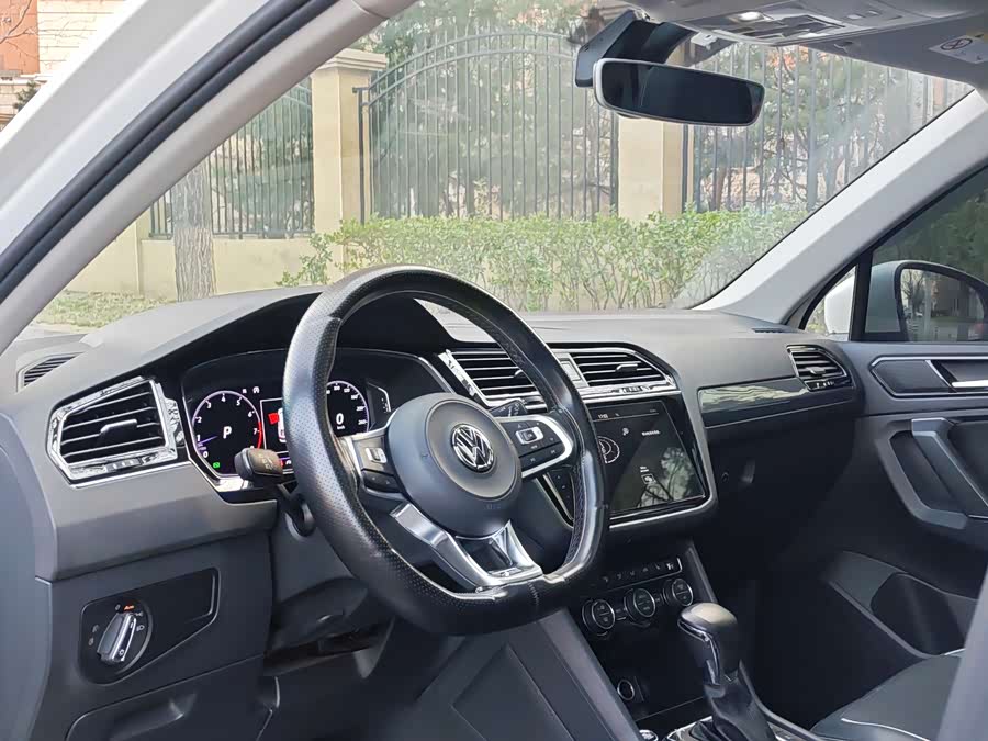 Volkswagen Tiguan L 2020 #7 Volkswagen Tiguan L 2020 car image #7