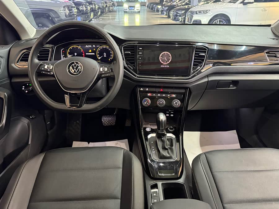 Volkswagen T-Roc 2022 car image #7