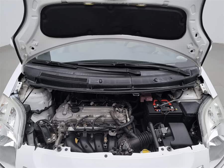 Toyota Yaris 2011 car image #7