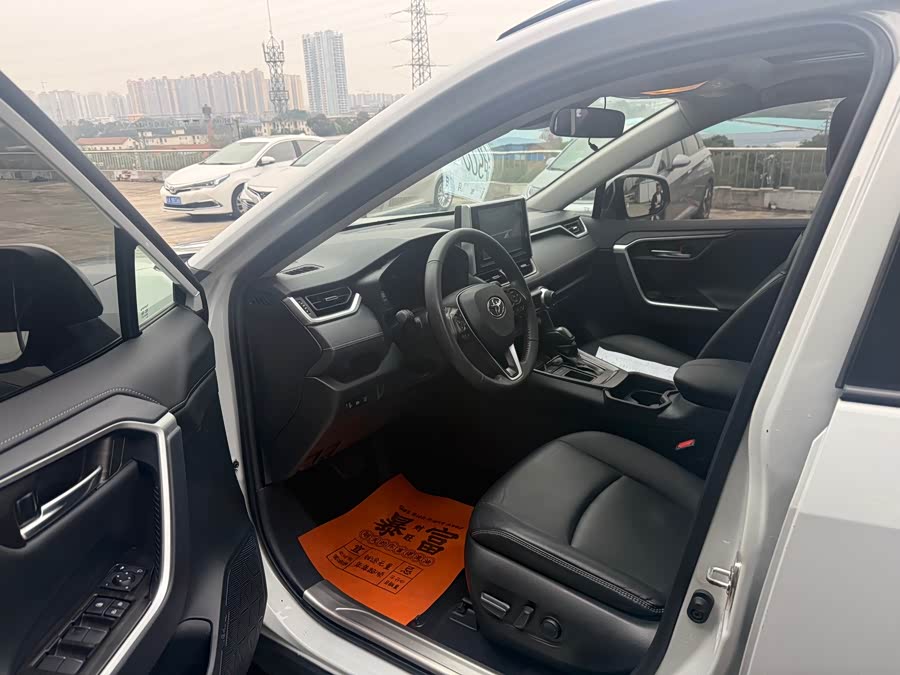 Toyota RAV4 2019 car image #7