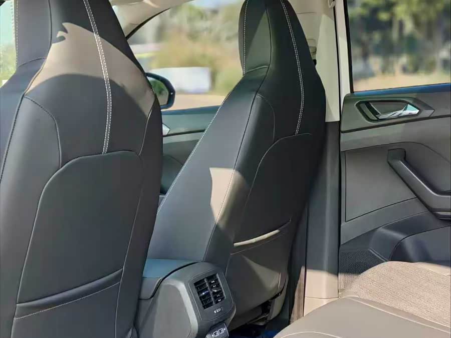 Volkswagen T-Cross 2019 #7 Volkswagen T-Cross 2019 car image #7