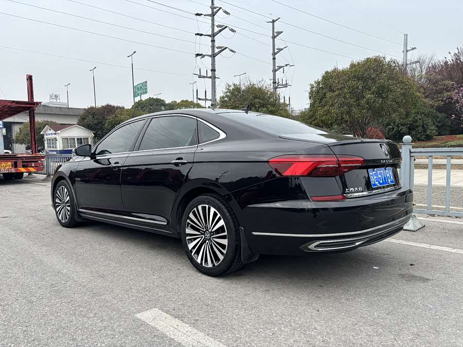 Volkswagen Passat 2021 car image #7