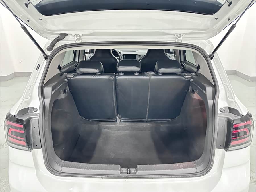 Volkswagen T-Cross 2023 car image #7