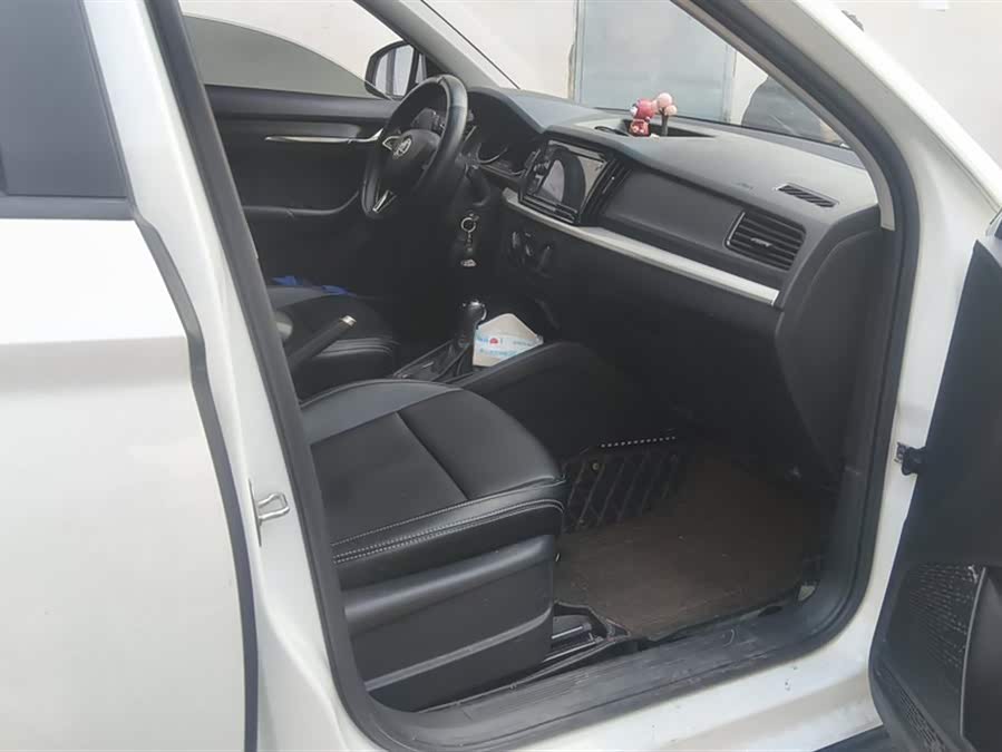 Skoda Kamiq 2019 imagen de coche #7